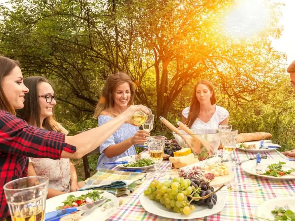 How Much Food to Bring to a Potluck? CULINARY DEBATES