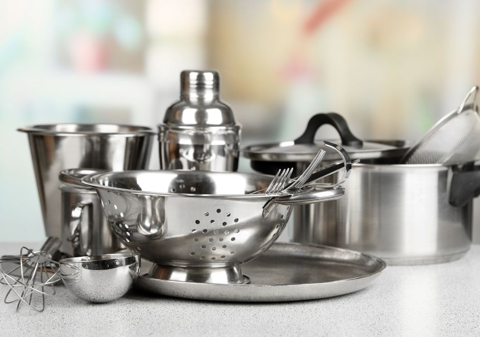 Does Stainless Steel Remove Garlic Smell From Hands? CulinaryLore