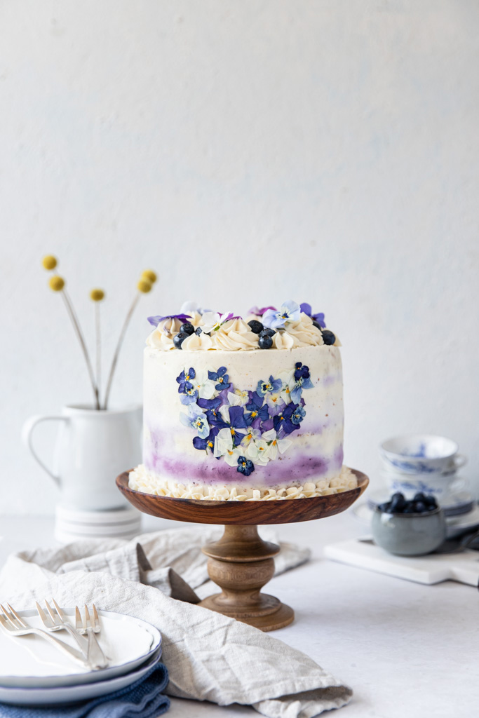 ZitronenBlaubeer Torte mit VeilchenHerz Culirena