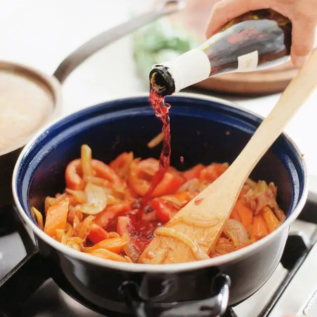 How to Choose the Best Dry Red Wine For Cooking? Cully's Kitchen