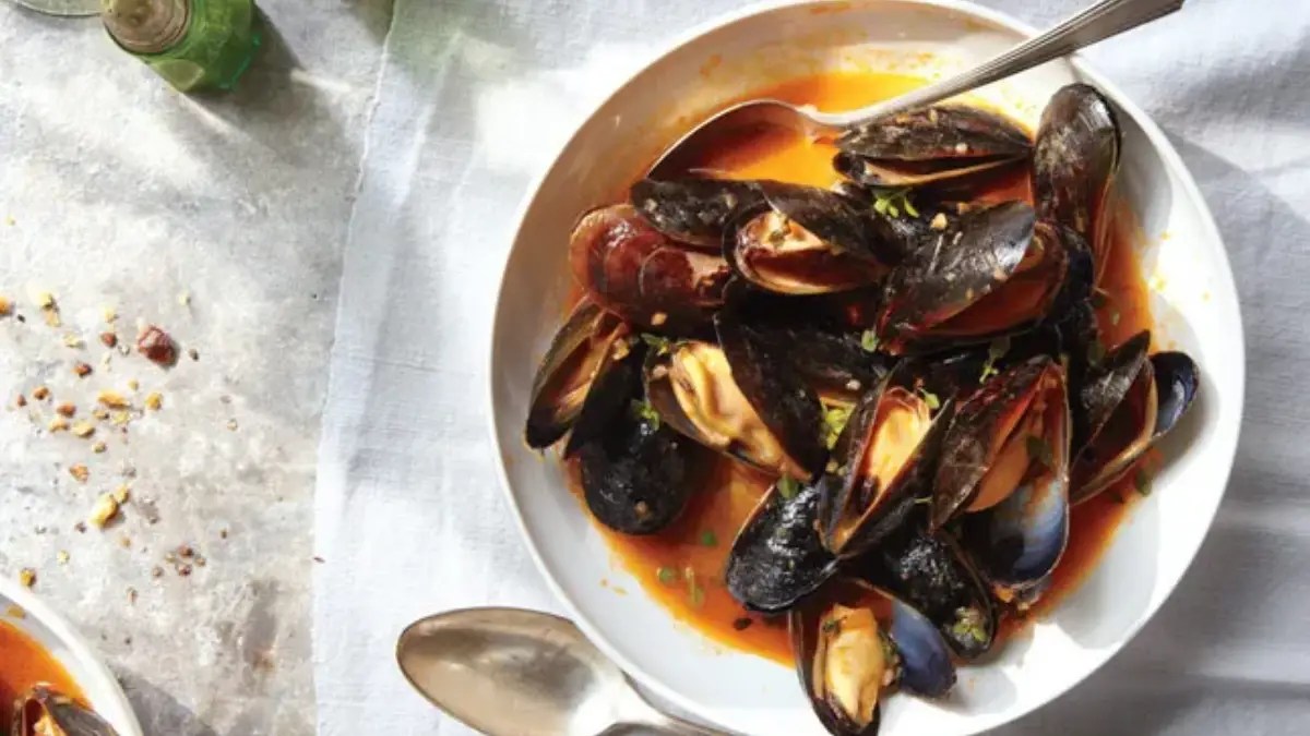 The Best White Wine for Cooking Mussels Cully's Kitchen