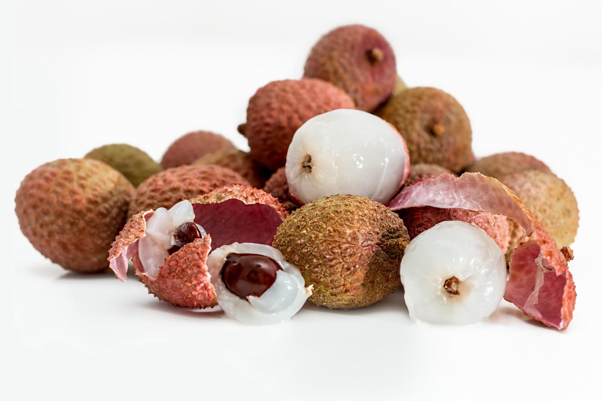How to Peel and Eat Lychee?