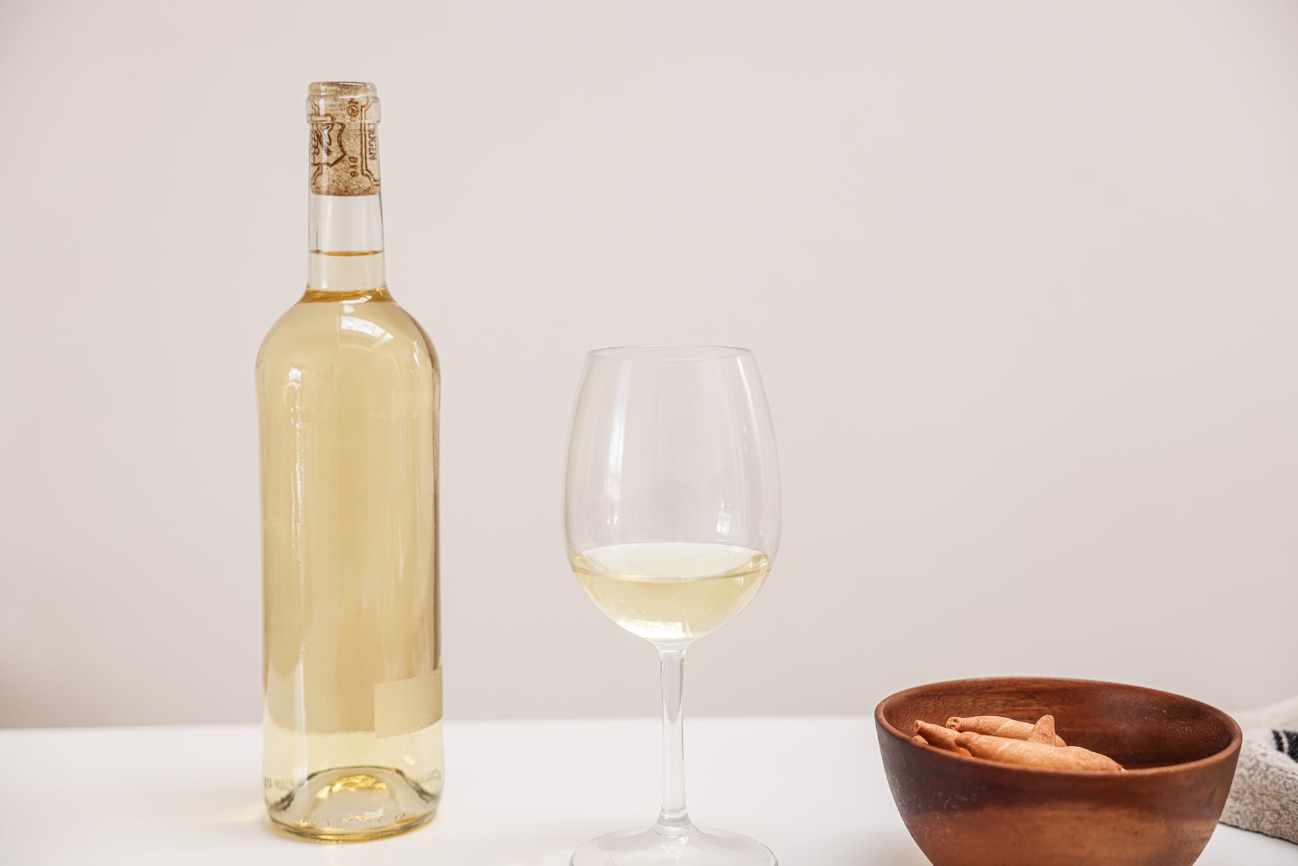 What's the Best Cheap White Wine for Cooking?