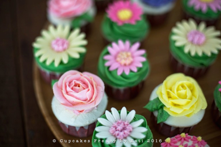 korean buttercream flowers Cupcakes Frenzy