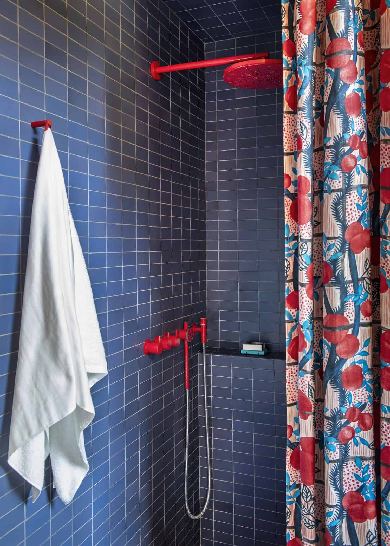 Red White And Blue Bathroom Ideas