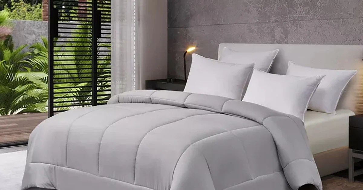 Comforter Blue Ridge Reversible Down Alternative a SOLO 21.99 (Reg 110)