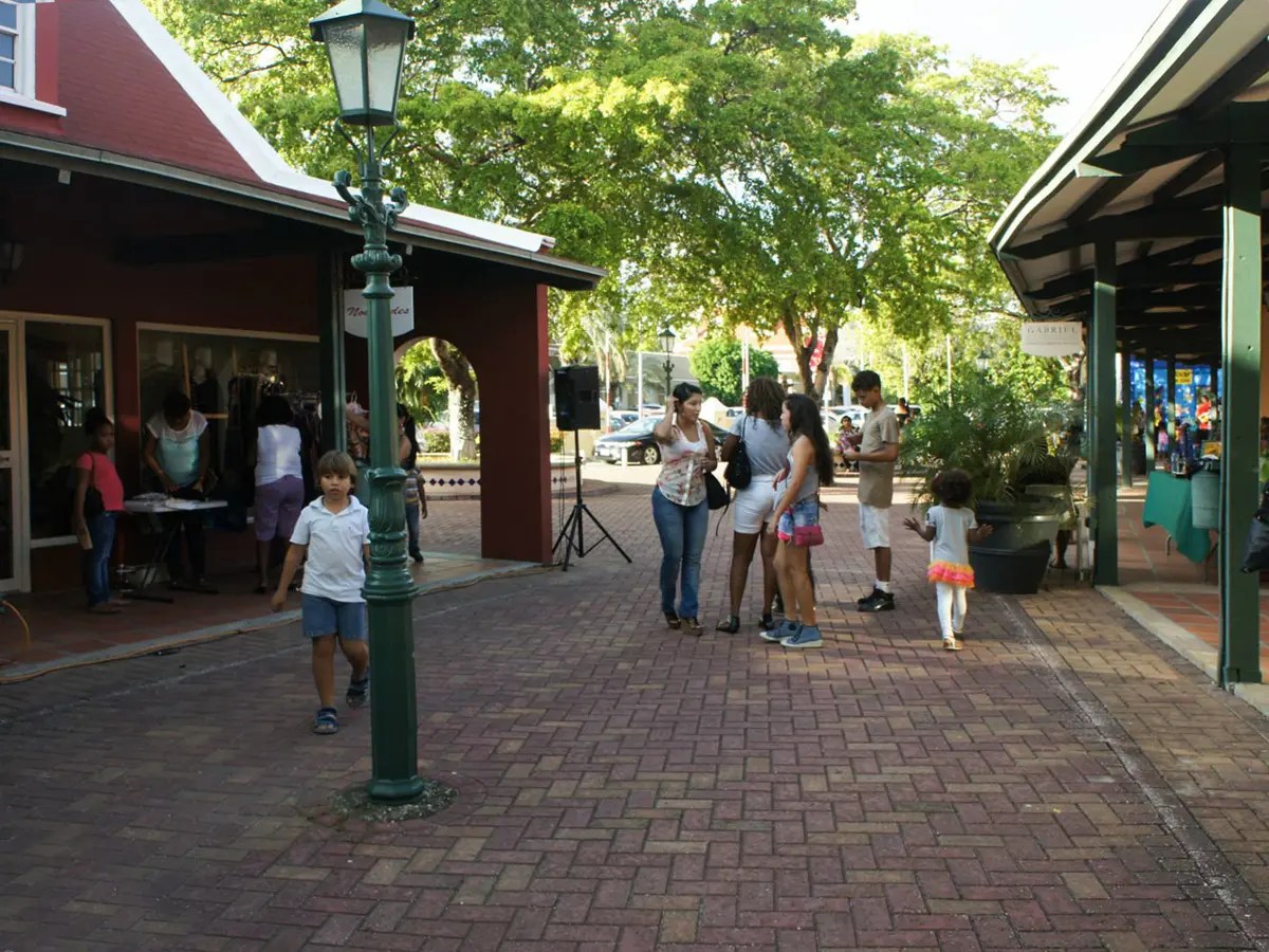 Shopping in Curacao Malls & Districts
