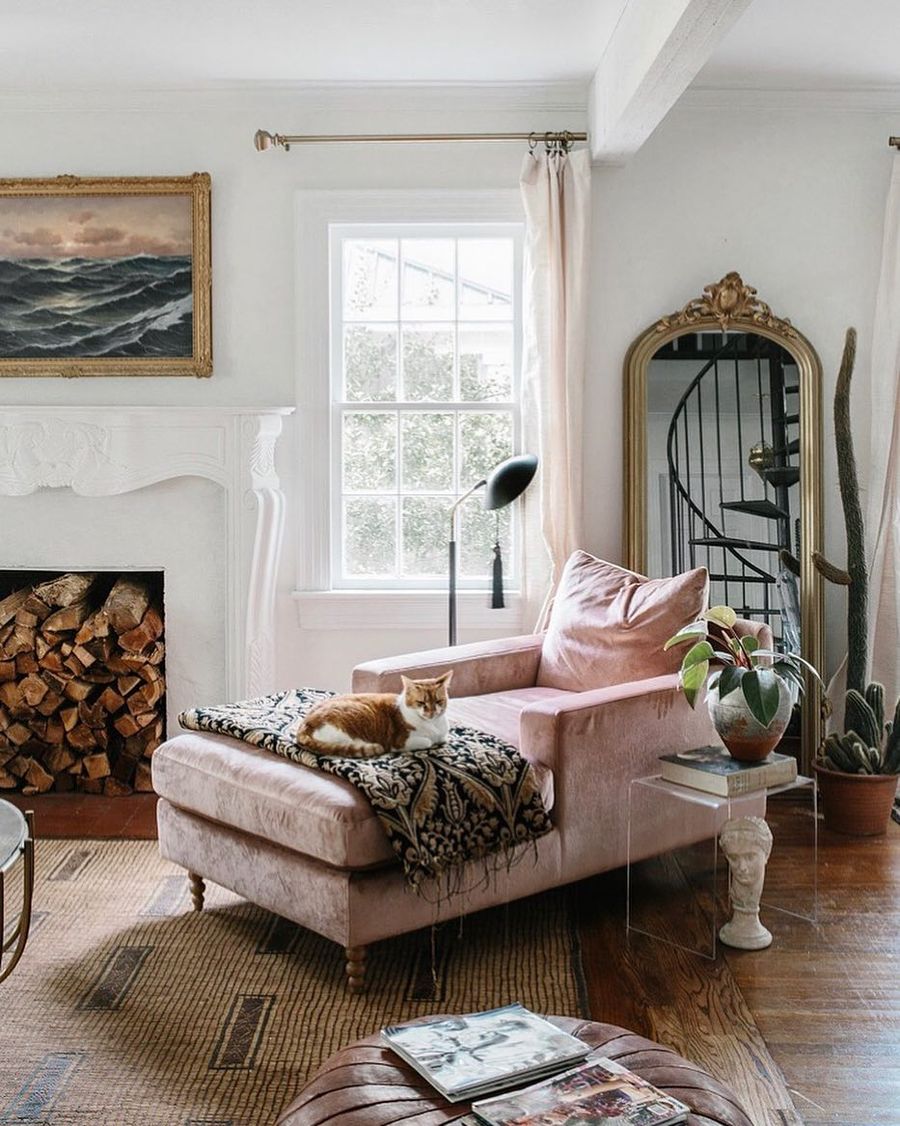 10 Pink Chaise Lounges for Feminine Homes