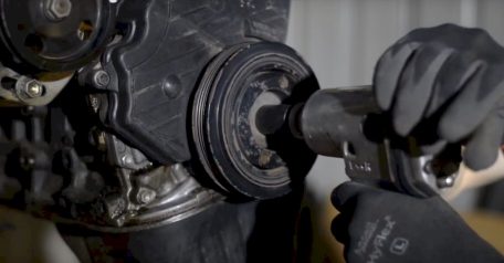 Bad Crankshaft Pulley/Harmonic Balancer Symptoms & How to Remove It