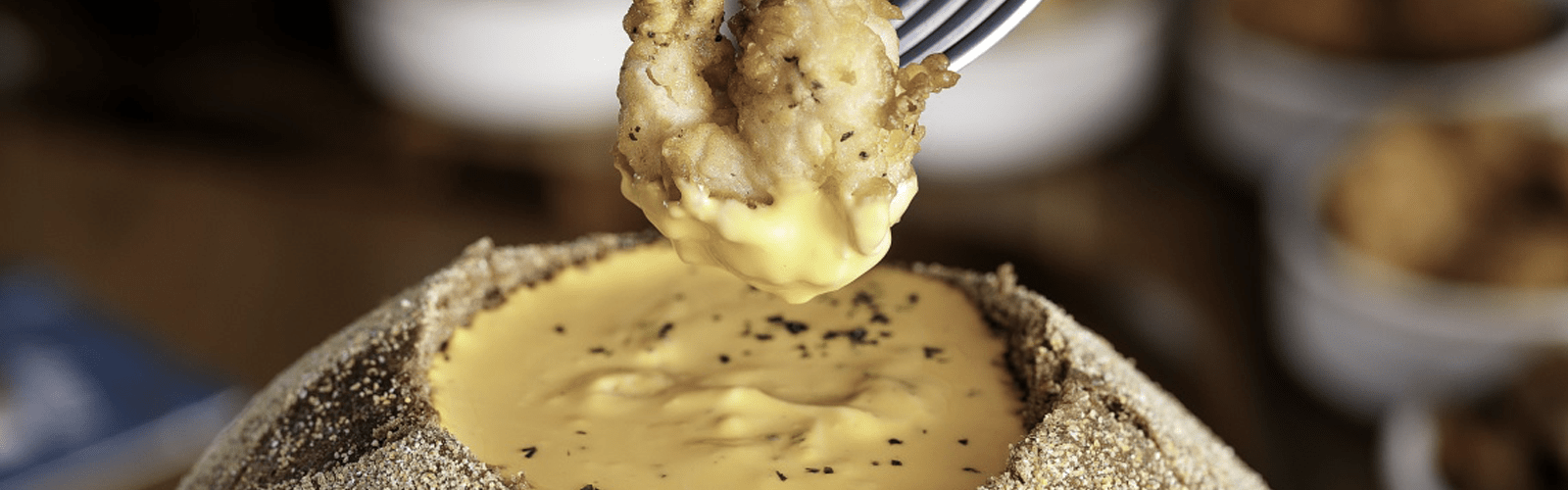 Outback lança fondues doces e salgados dentro do famoso pão Curitiba