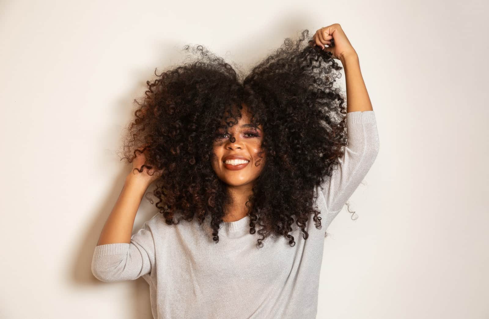 Curly Hair Strand 4 Hairstyles For Curly Frizzy Hair Expert Styling