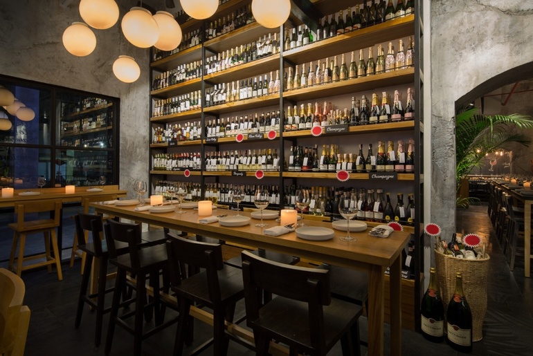 Mumbai's Biggest Wine Bar 'Wine Rack' In Lower Parel Curly Tales