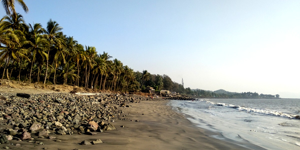 Navi Mumbai's Only Beach In Uran Has White Sands & Here's Why You Should Visit It This Winter