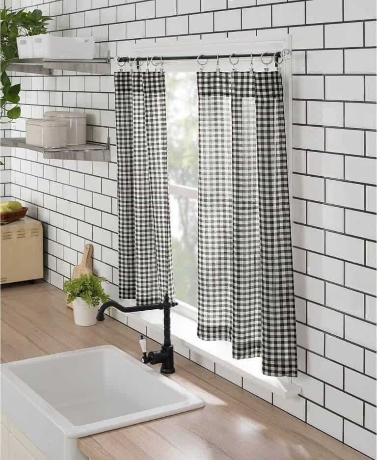 What Size Drapes for Sliding Glass Doors?