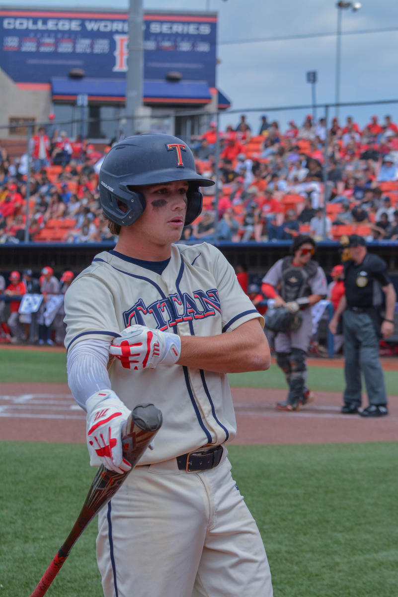 Tesoro streaks to firstever SoCal baseball title in its 20year