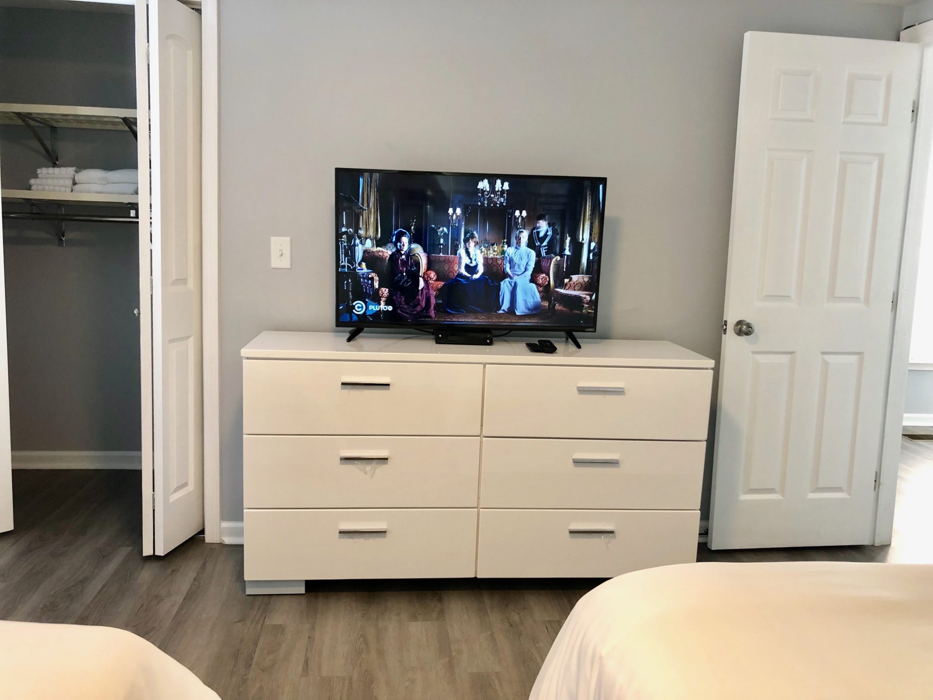 Upscale House in Syracuse, NY Fully Furnished in Tipp Hill 4 Bed 2