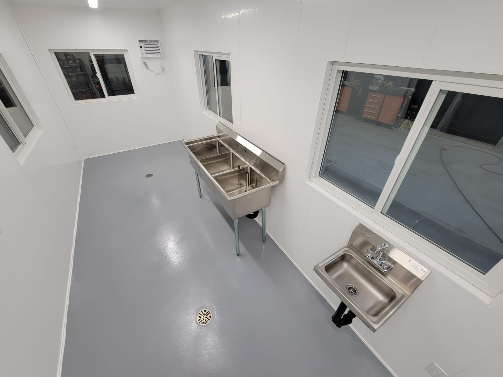 Meat Processing Unit With Walk in Cooler CUSTOM CUBES