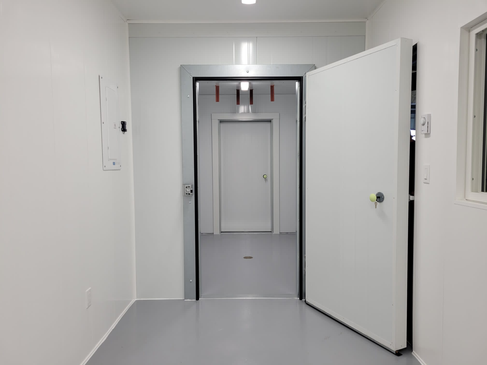 Meat Processing Unit With Walk in Cooler CUSTOM CUBES