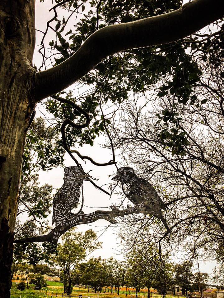 Kookaburra Garden Ornament Sillhouette CUSTOM CUTTING STUDIO