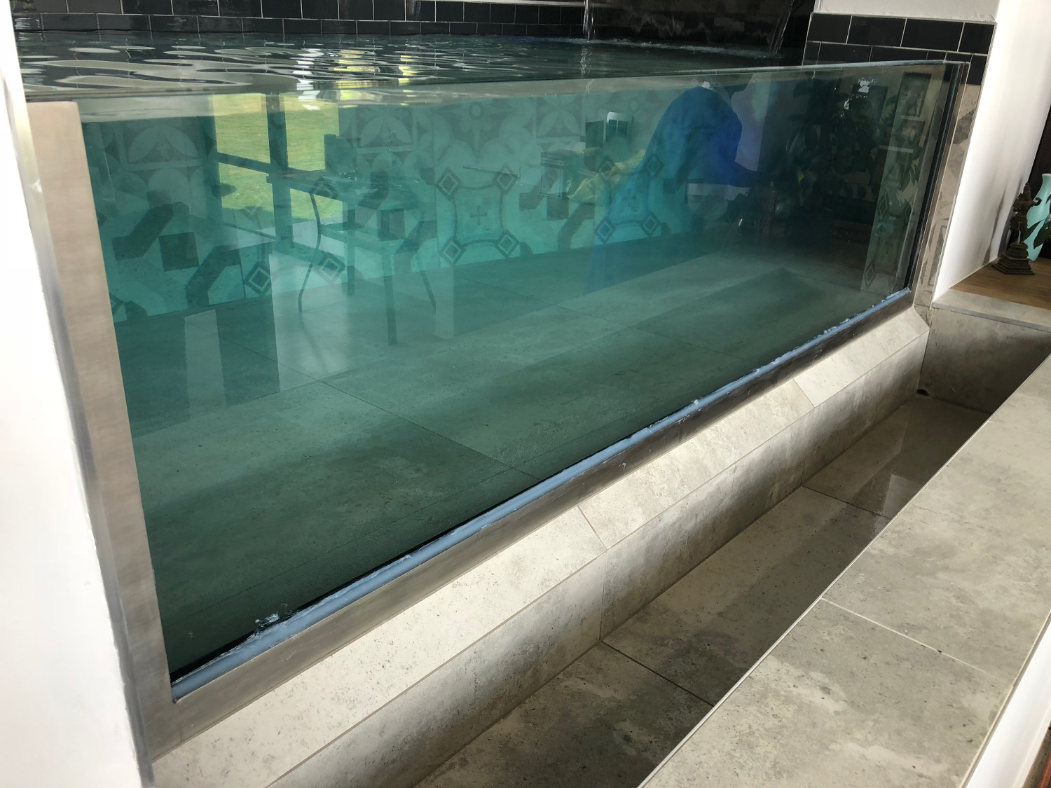 Pool and Koi Windows Custom Fish Tanks & Aquariums