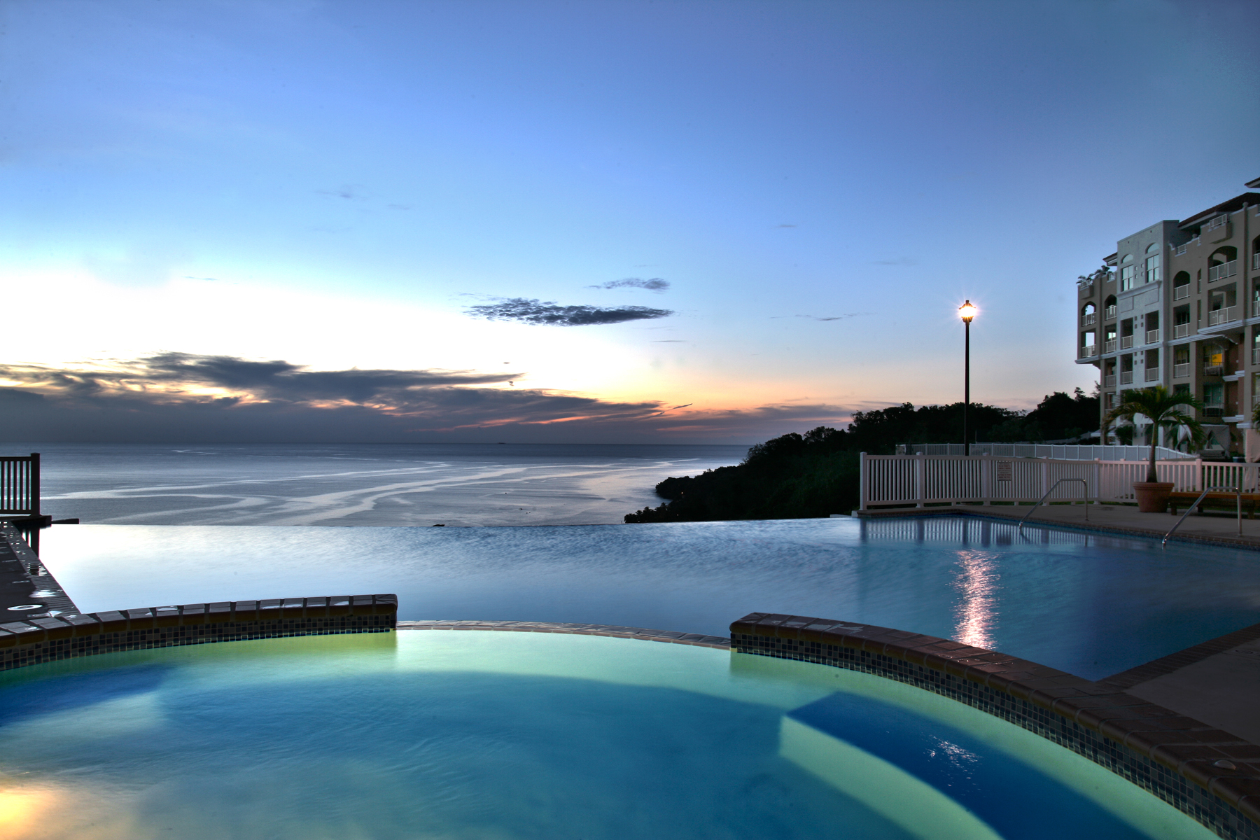 Puerta del Mar Custom Group PR