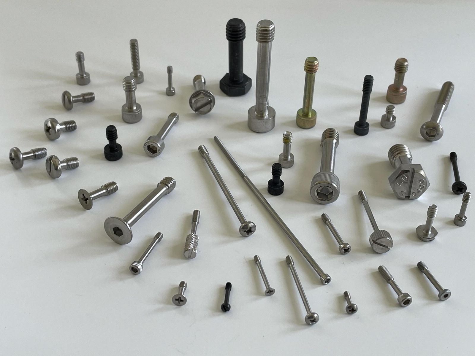 Captive Screws Customizable Fasteners