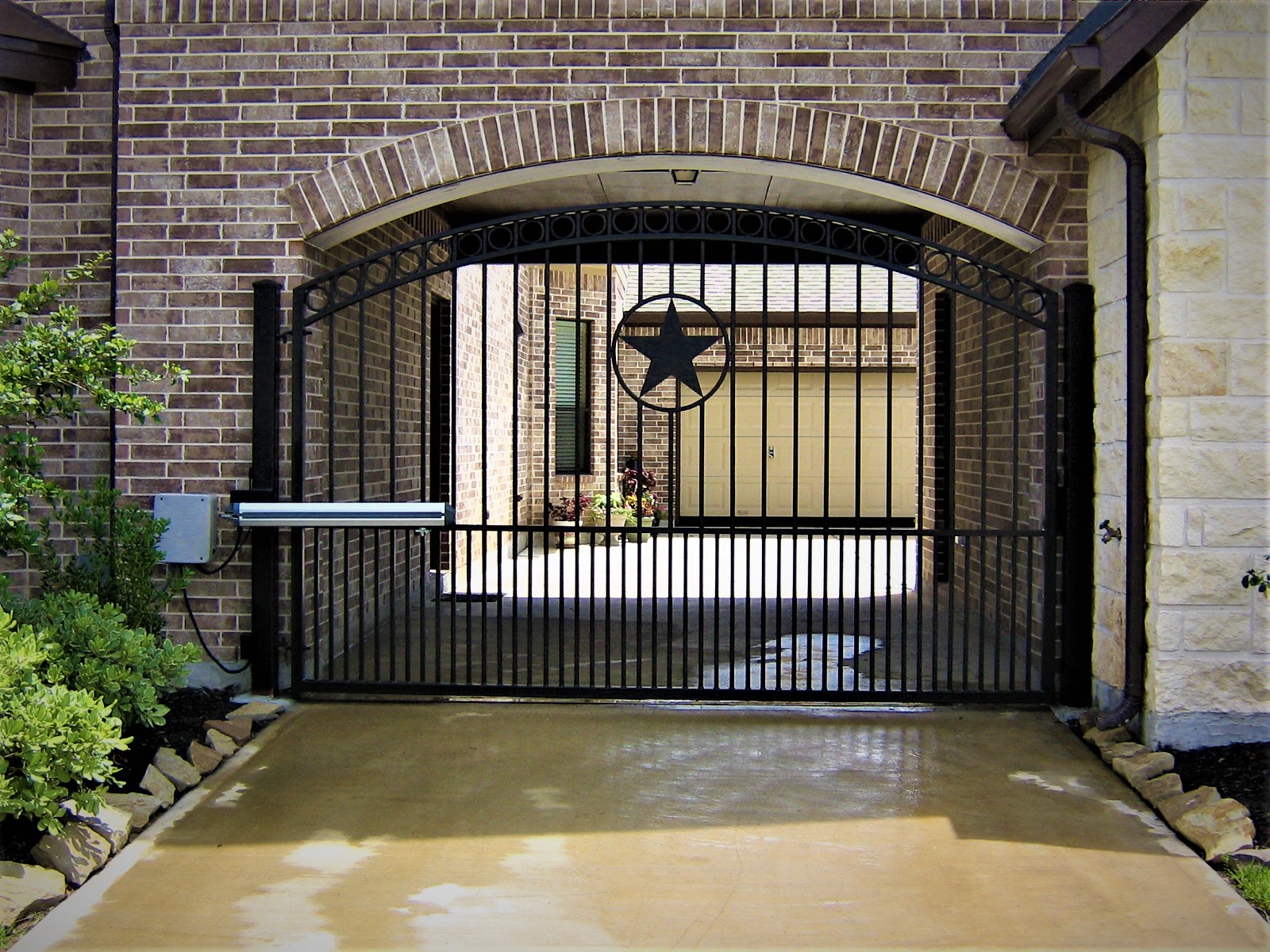 Custom Automatic Iron Gate Operators Houston