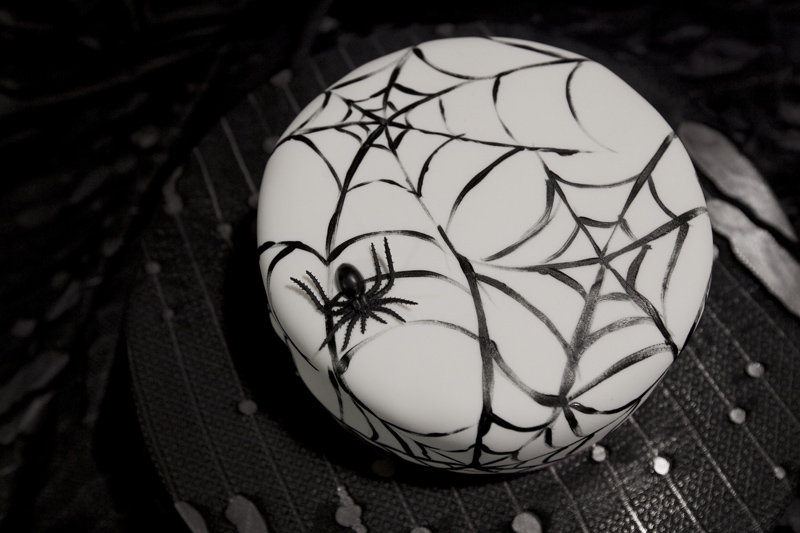 Spider web cake decoration Idea btownbengal