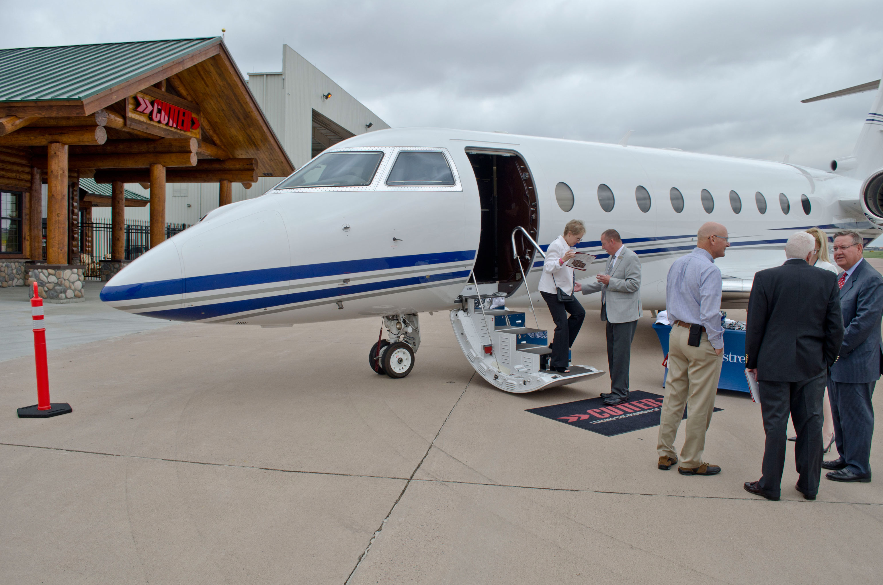 Cutter Aviation Celebrates Grand Opening of New Executive Terminal at Colorado Springs Cutter