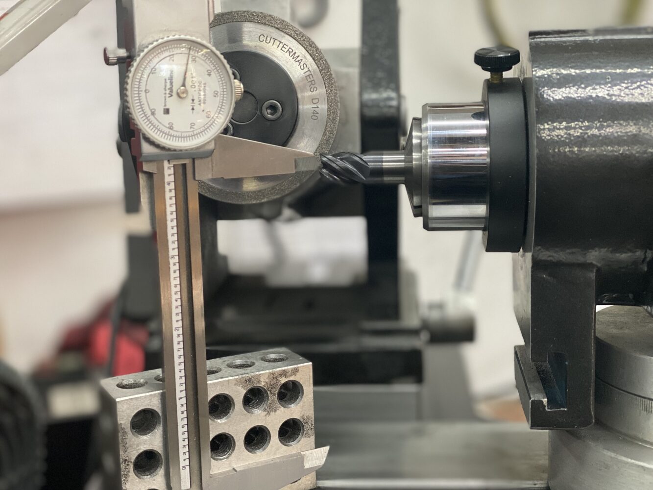 Regrinding Variable Flute End MIlls Cuttermasters