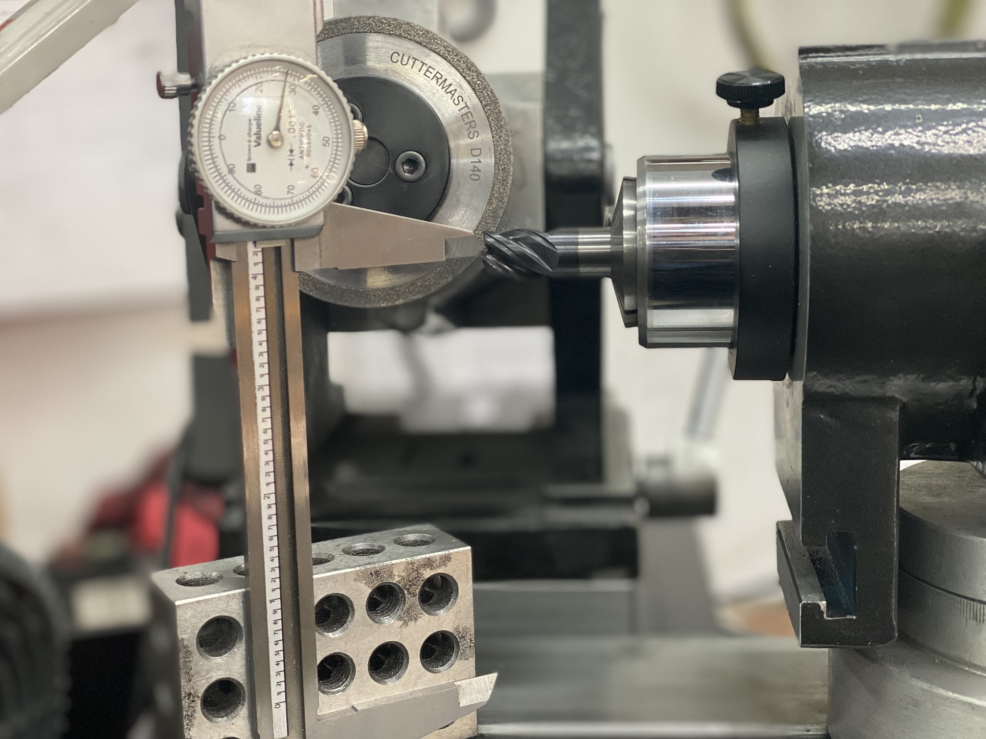 Regrinding Variable Flute End MIlls Cuttermasters