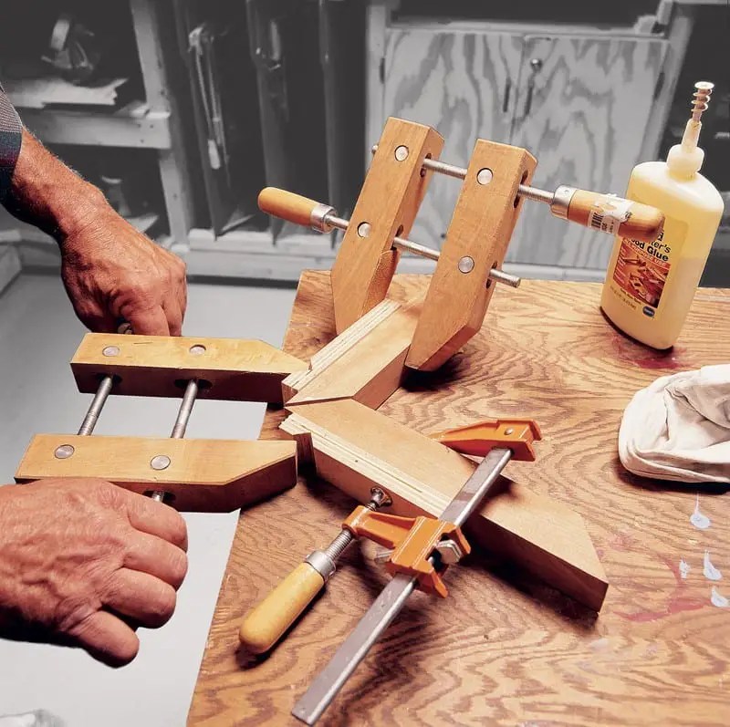 How To Join Two Pieces Of Wood At Right Angles Cut The Wood