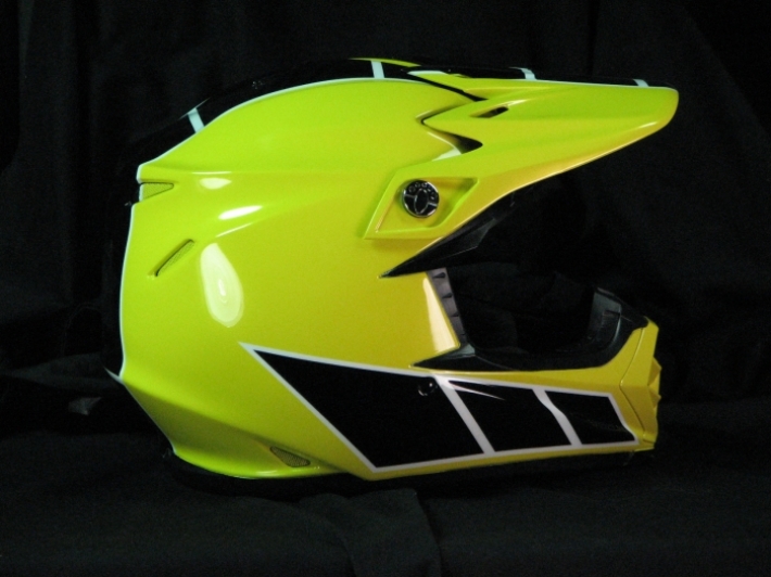 Helmets Yamaha Racing Custom Cutting Edge Illusions
