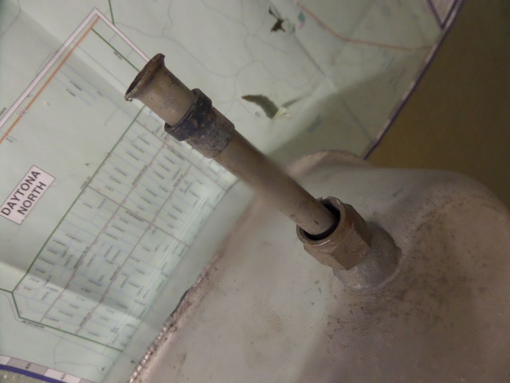 1974 CESSNA 172 SKYHAWK AIRCRAFT RIGHT SIDE FACTORY LONG RANGE FUEL