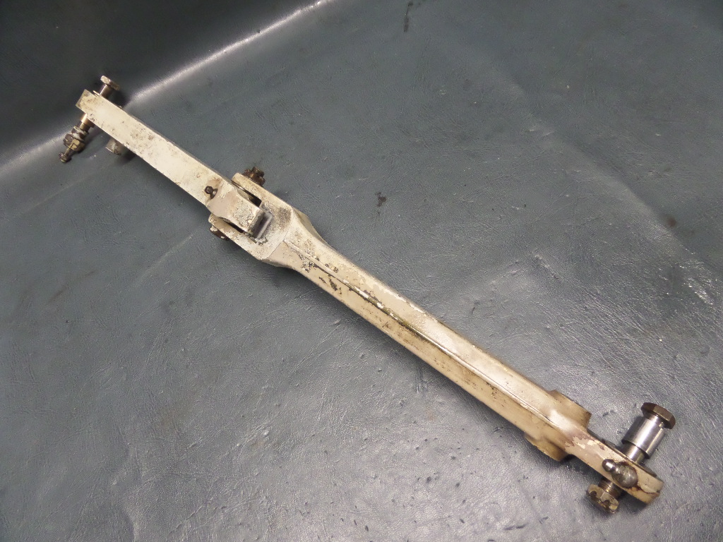 TWIN CESSNA 310 Q AIRCRAFT RIGHT MAIN LANDING GEAR DRAG LINK DOWN LOCK BRACE eBay