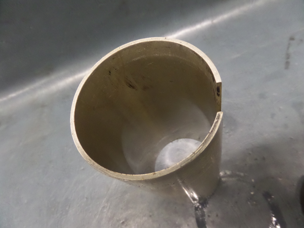 TWIN CESSNA 310Q AIRCRAFT RIGHT MAIN LANDING GEAR BUSHING SLEEVE AND