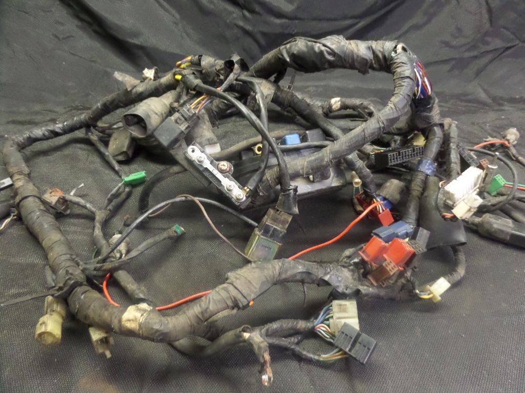1988 HONDA GL1500 GOLDWING MAIN WIRING HARNESS W/ FUSE BOX