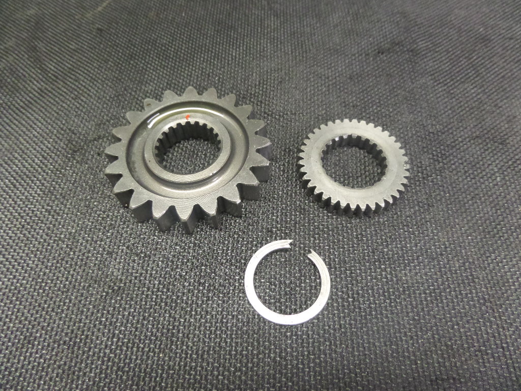 1984 KAWASAKI KX250 FINAL DRIVE GEAR PRIMARY CRANK and other Used