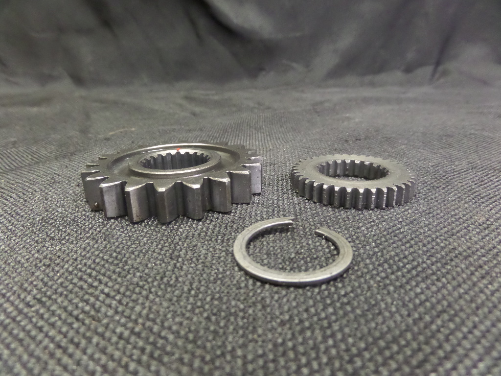 1984 KAWASAKI KX250 FINAL DRIVE GEAR PRIMARY CRANK and other Used