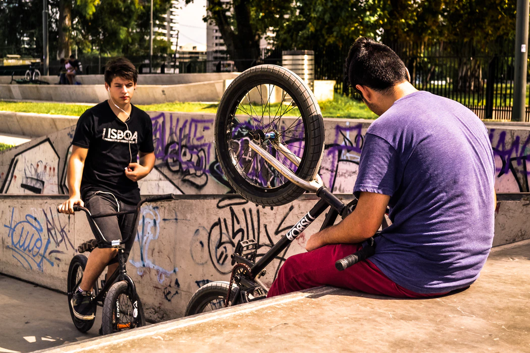 Do BMX Bikes Have Brakes? [Here’s All You Need to Know] CycleSeven