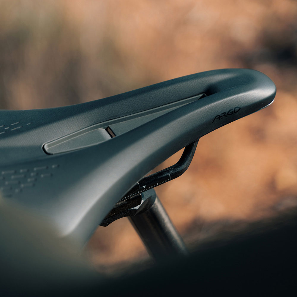 Choosing Comfort on the Trails Gel vs Foam in Mountain Bike Saddles