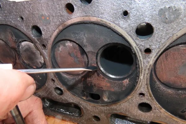 5 Common Warning Signs of Engine Valve Problems