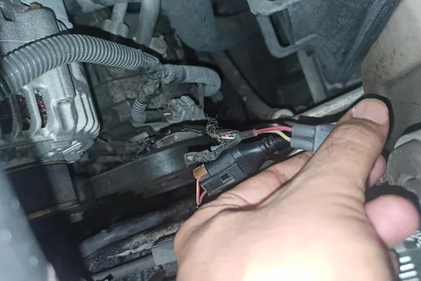 Camshaft Position Sensor Symptoms: 7 Warning Signs of a Failing Sensor