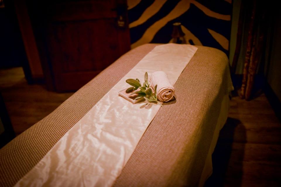 Bolingbrook C'zar Salon Spa Naperville, Bolingbrook, and Wheaton, IL