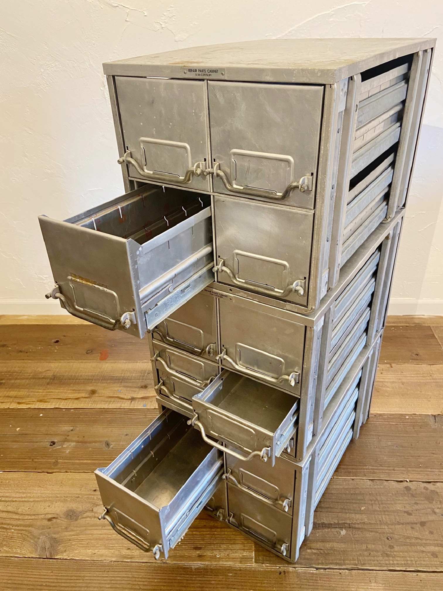 Vintage Metal Parts DFRAME