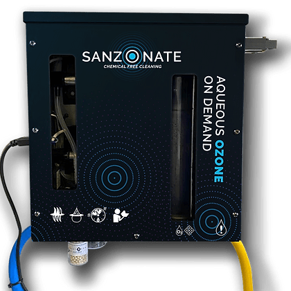 Aquaflow  est un appareil électrique qui produit une solution d’eau ozonée à travers la technologie innovante NAO (Ozone aqueux à nano bulles). Cette solution unique sert à nettoyer, assainir et désodoriser toute surface lavable.