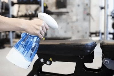 Le vaporisateur d’ozone aqueux EnozoPRO remplace les nettoyants et désinfectants traditionnels en convertissant l’eau potable en eau ozonée.