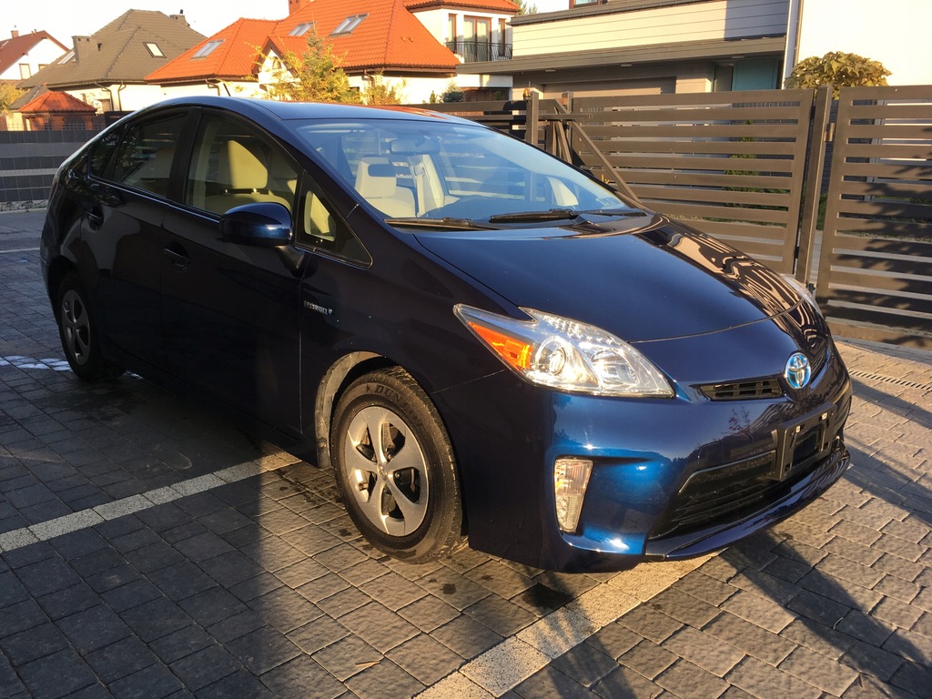 Toyota Prius III lift zarejestrowany serwis ASO 7620851660