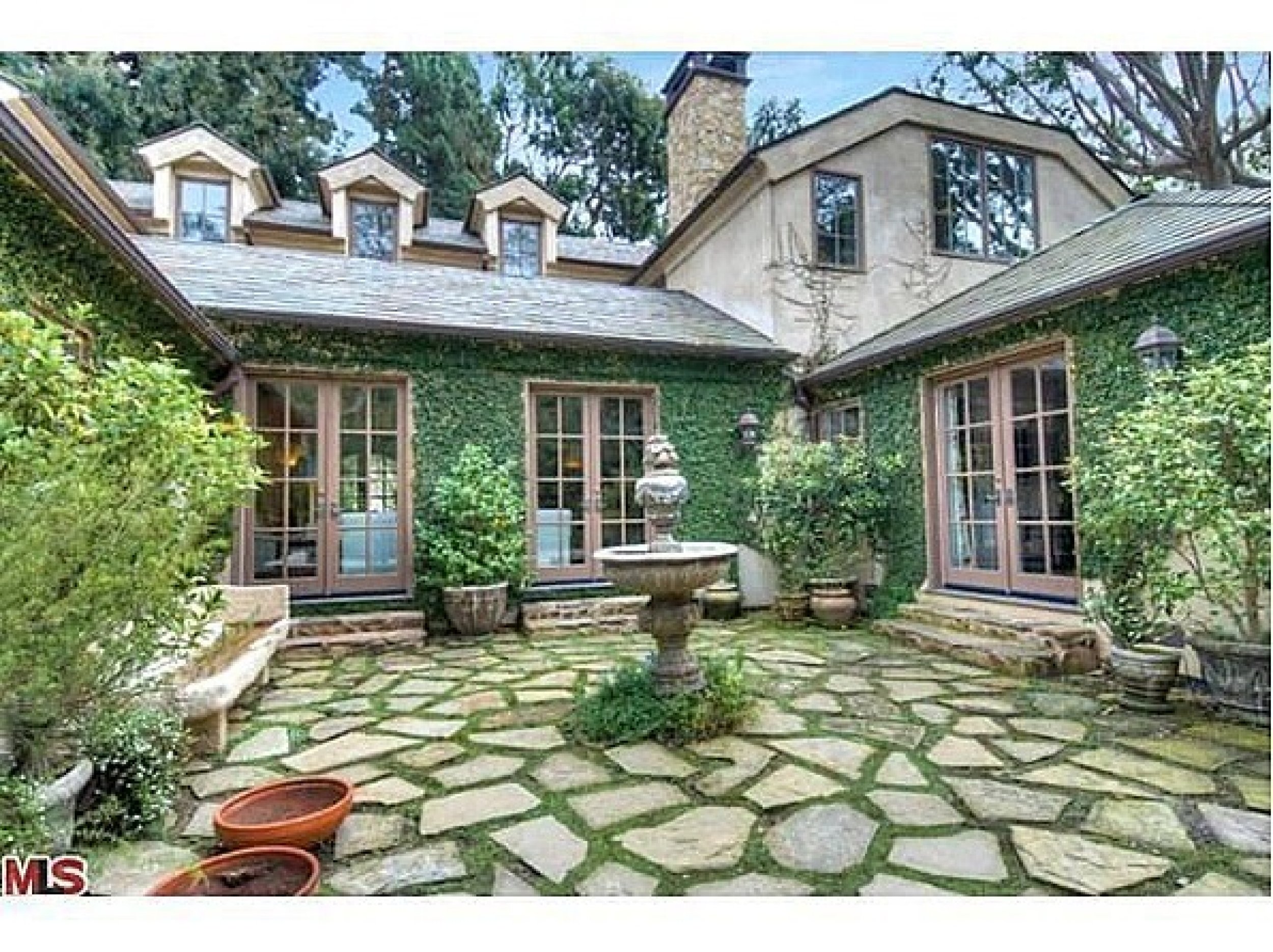 Actor Dennis Quaid puts his estate on market at 16.9M