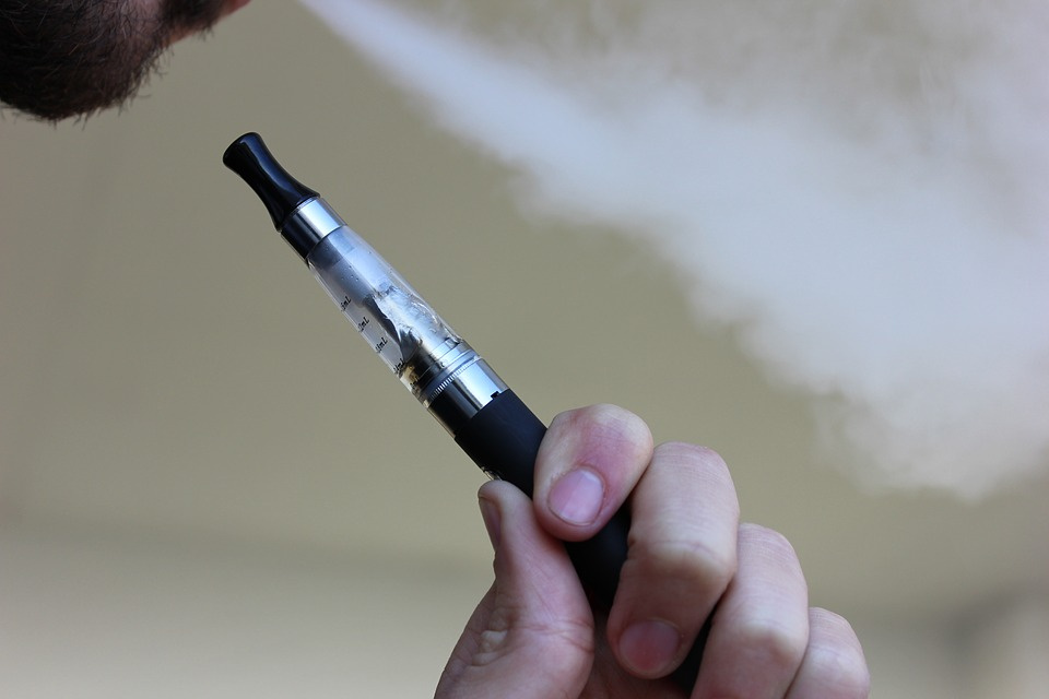 CDC urges public to stop vaping after confirmed lung illness reports